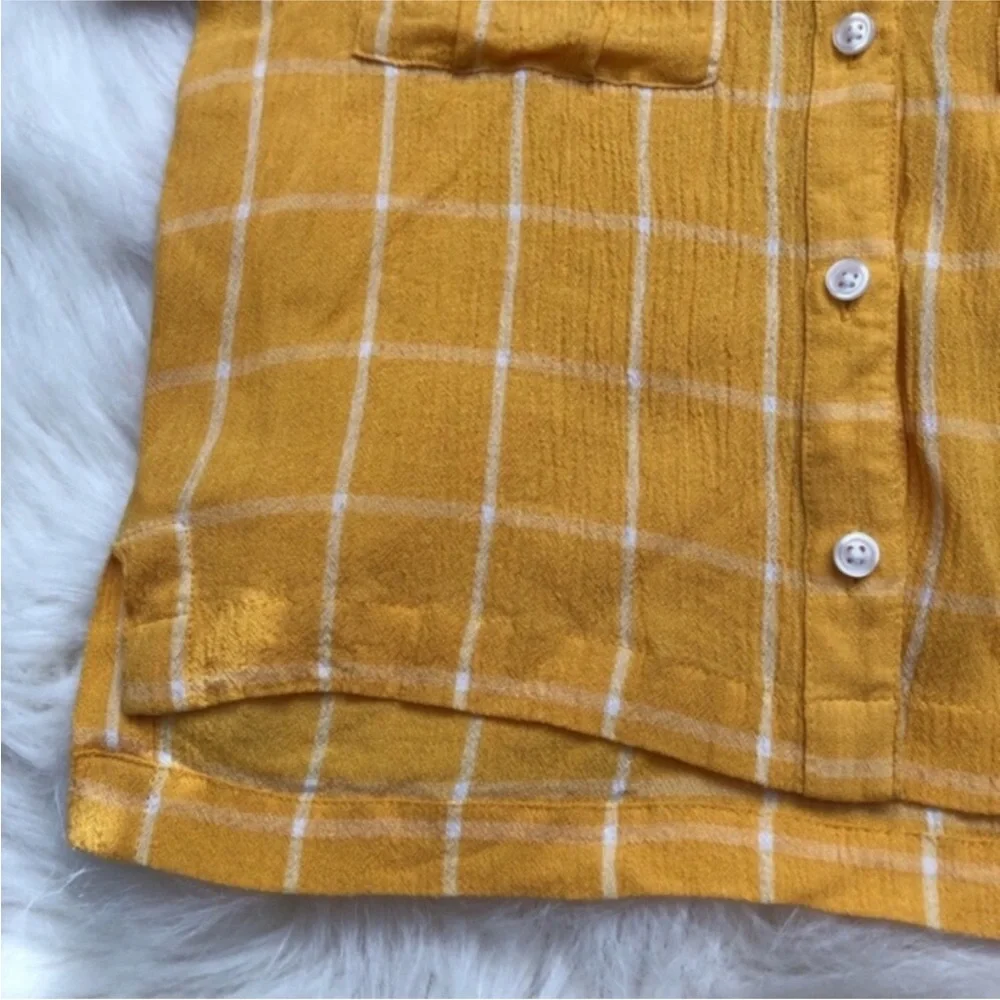 BP. Cropped Buttondown - Picture 2 of 5